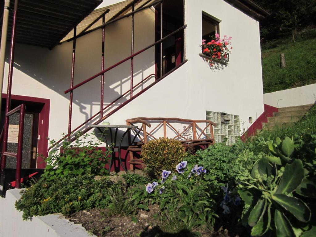 Gastehaus Am Fels Hotel Altenahr Exterior foto
